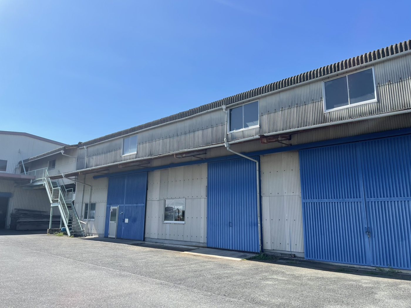 社屋外観